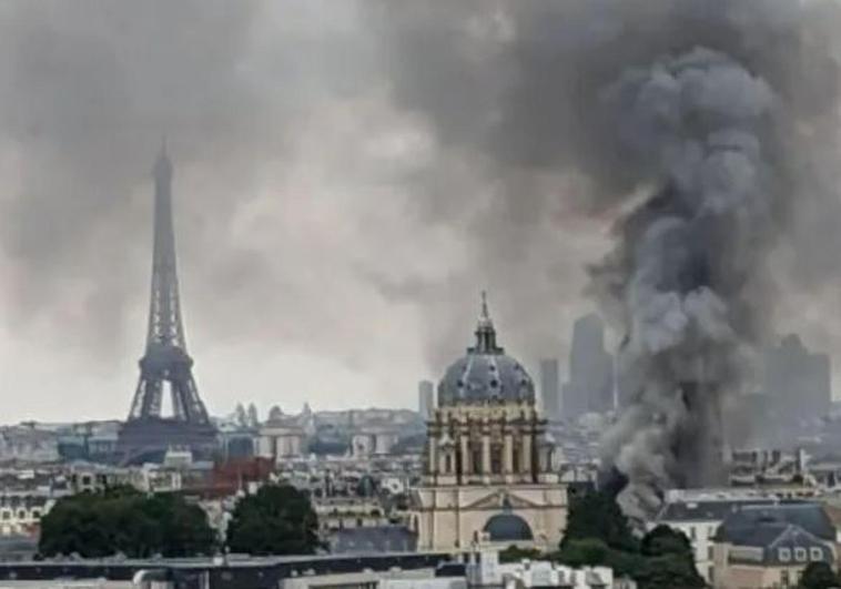 explosion in Paris